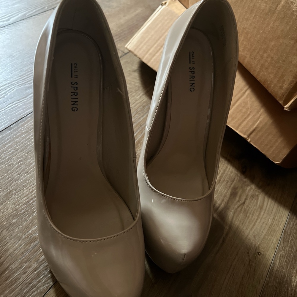 Call It Spring Women's Cream Pumps